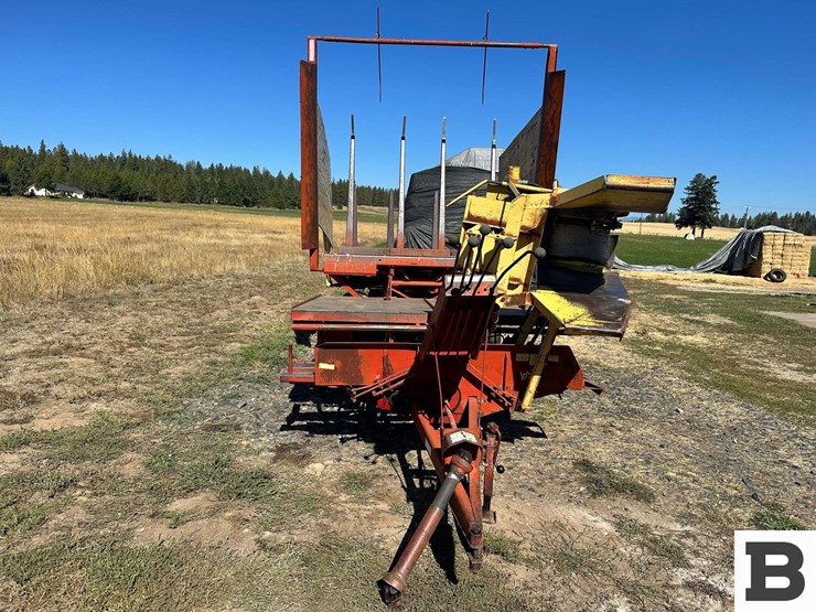 new-holland-1032-image-9