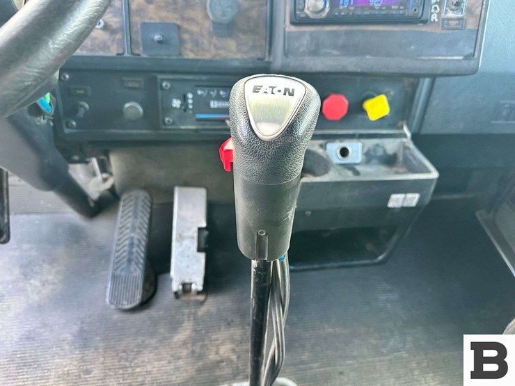 1999-kenworth-t800-image-83