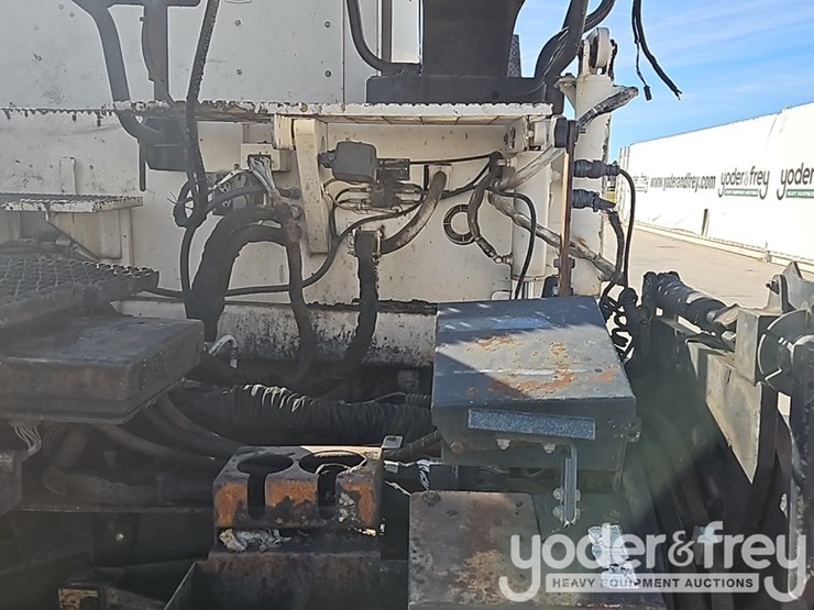 2014-caterpillar-ap-1000e-image-18