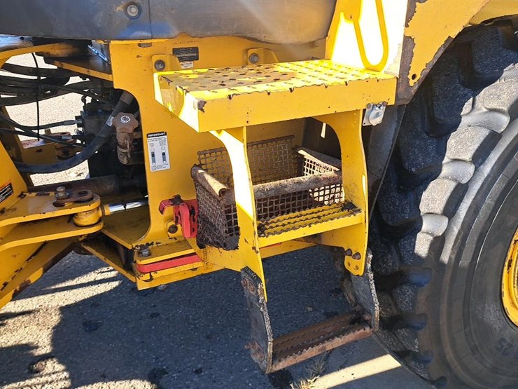 2018-deere-544k-image-30