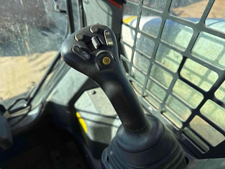 2024-bobcat-t76-image-27