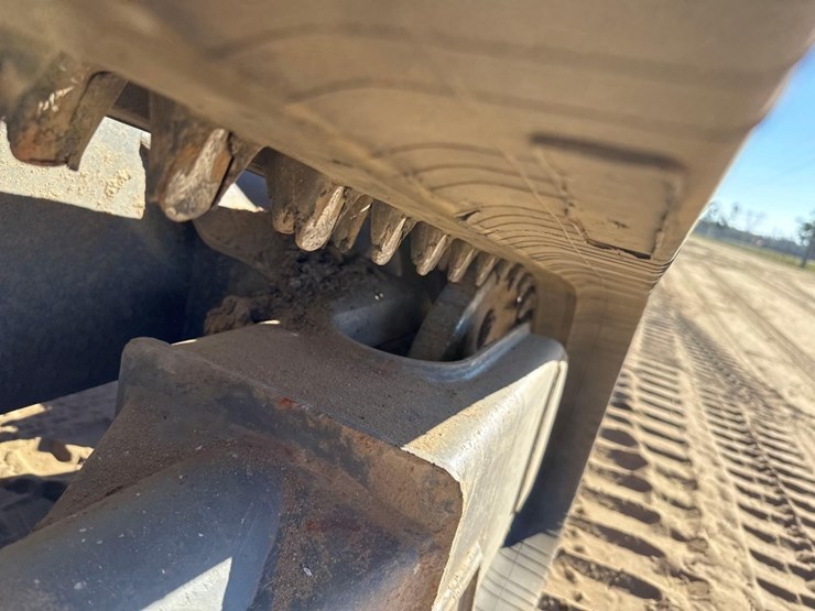 2019-takeuchi-tl12v2-image-15