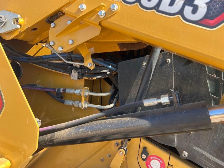 2020-caterpillar-259d3-image-12