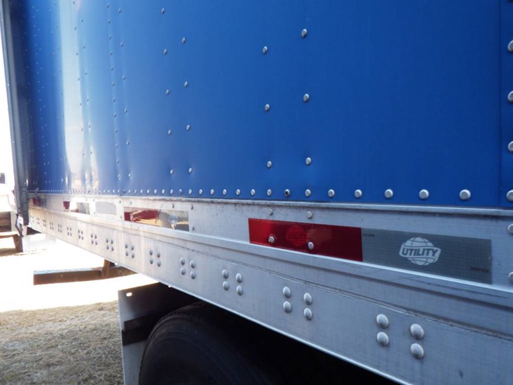 2012-utility-4000d-x-image-19