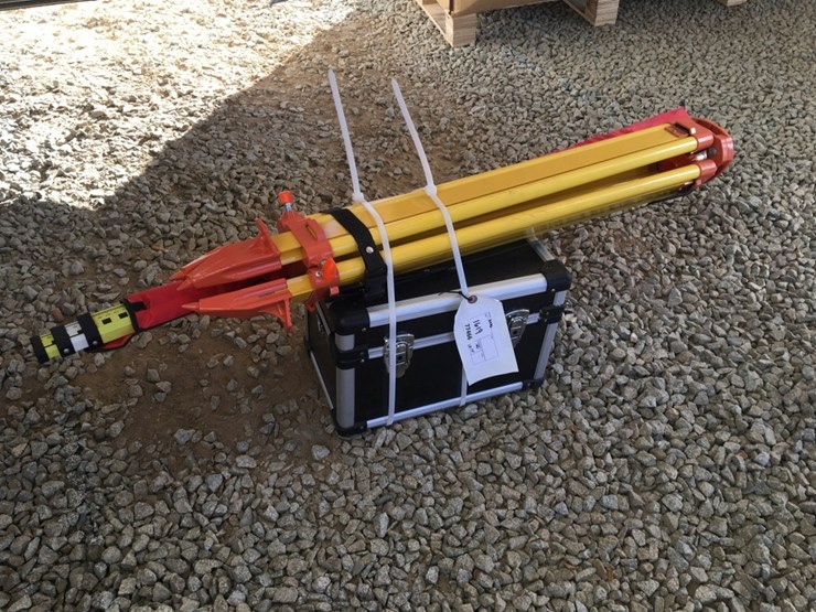 unused-survey-equipment-w/grade-rod-&-tripod.-image-2