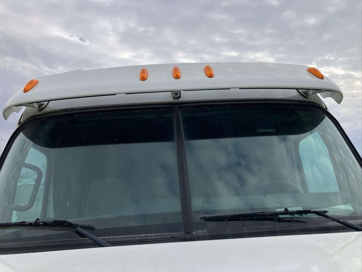 2013-freightliner-cascadia-image-20