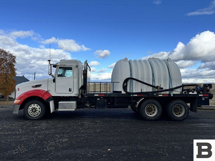 2008-peterbilt-386-image-2