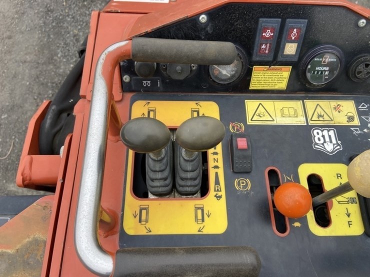 2021-ditch-witch-sk800-image-23