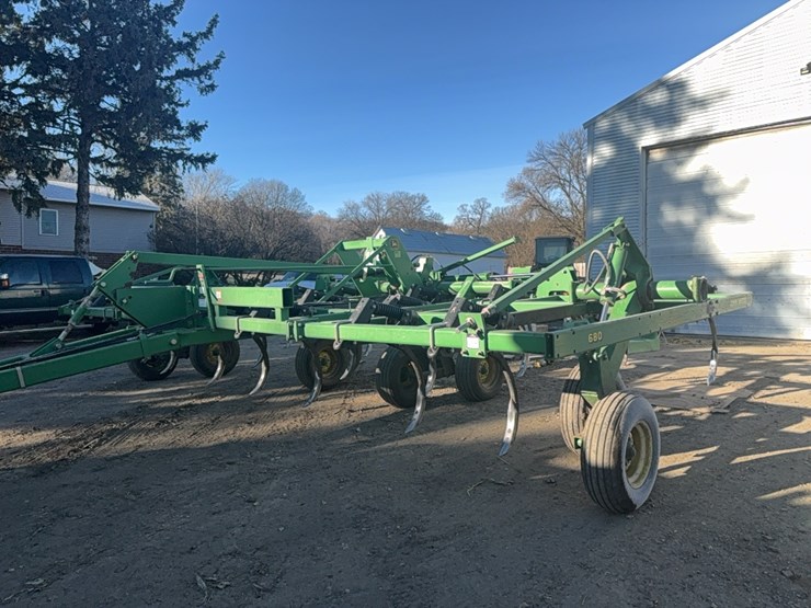 john-deere-24-image-3