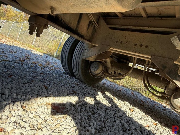 2015-john-deere-4045hf285-image-17