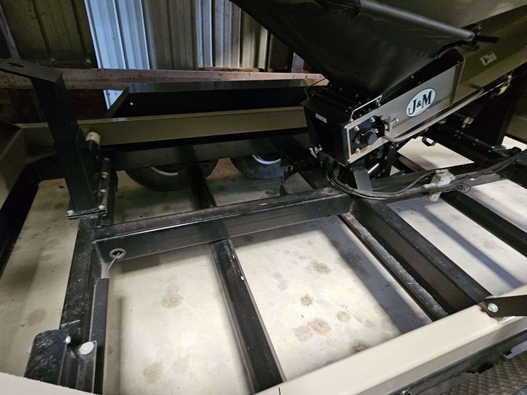 2012-j&m-375-image-5