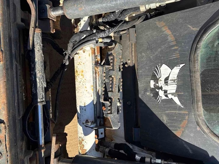 2024-bobcat-t76-image-25