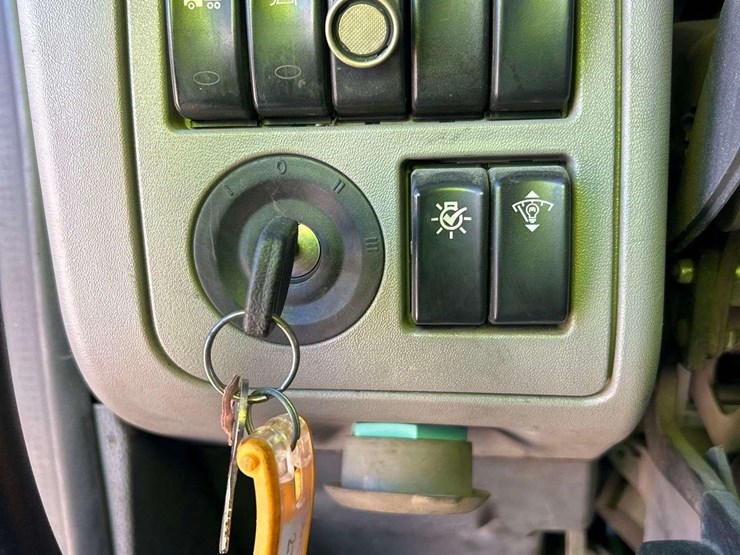 2016-peterbilt-579-image-19