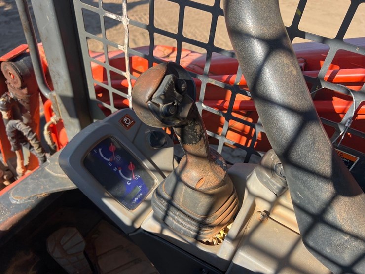 2019-kubota-svl75-2-image-26