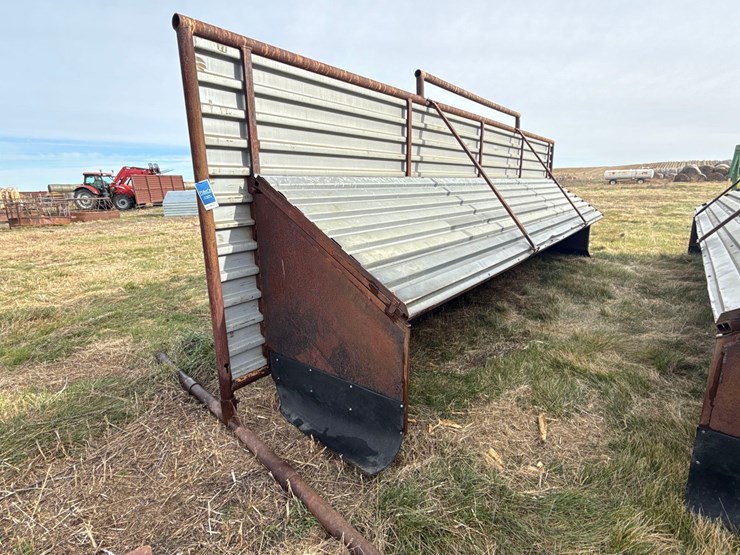 freestanding-windbreak-panel-and-calf-shelter-image-4
