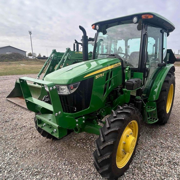 2021 JOHN DEERE 5075E