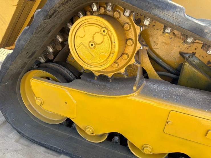 2019-caterpillar-259d-image-16