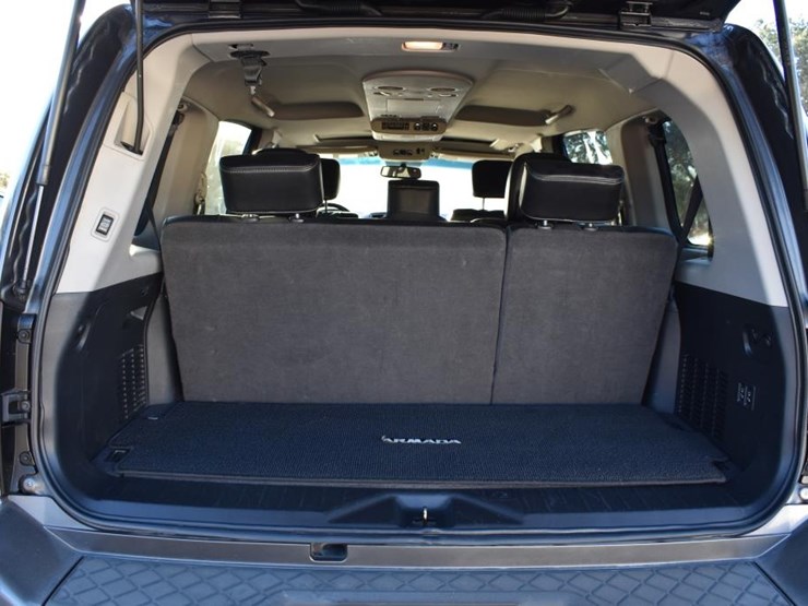 2012-nissan-armada-image-8