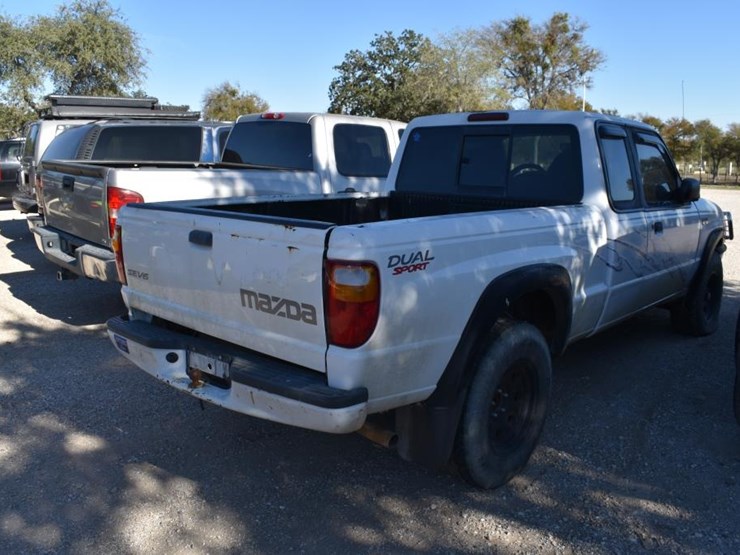 2001-mazda-b30-pickup-(salvage-pickup)-(no-keys,-not-running)-(vin-#-4f4yr1-image-3