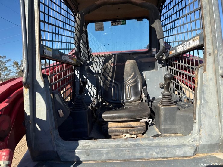 2019-takeuchi-tl12v2-image-21