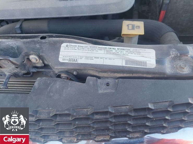 2012-dodge-grand-caravan-image-17