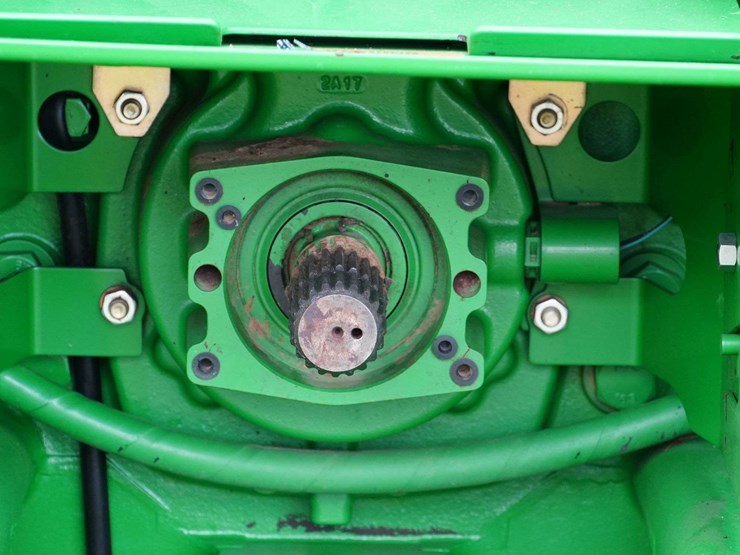 2012-john-deere-8235r-image-25