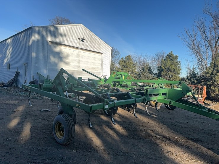 john-deere-24-image-4