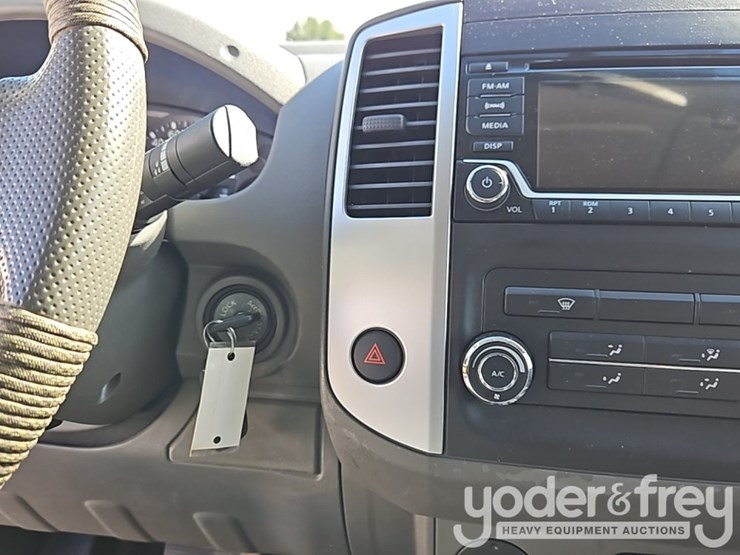 2016-nissan-frontier-image-26