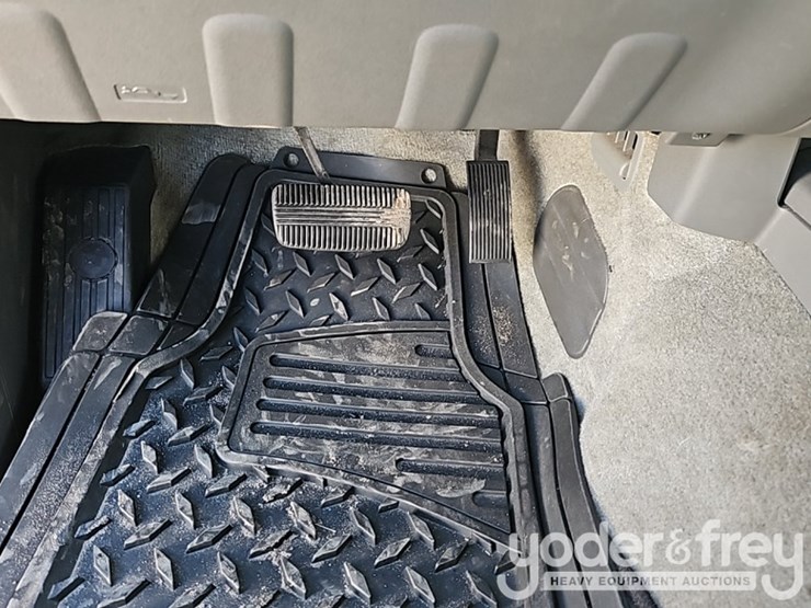 2016-nissan-frontier-image-28