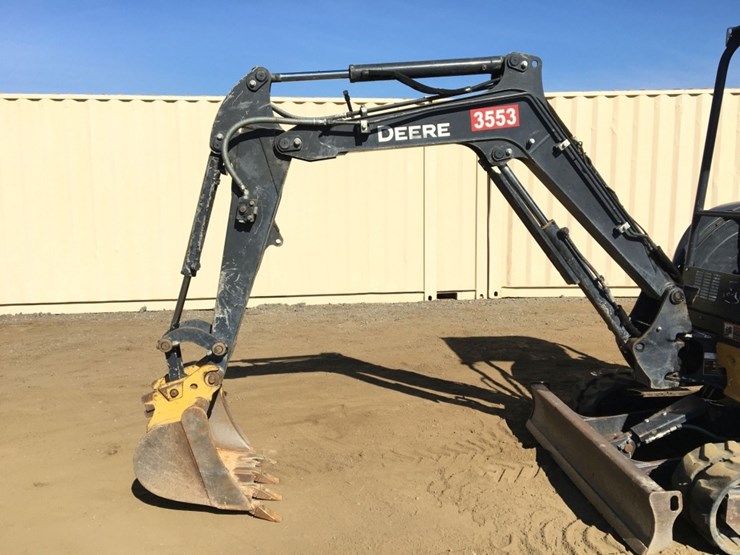 2020-deere-26g-image-11