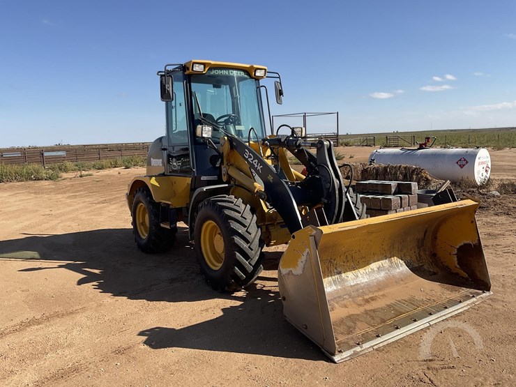 2015-deere-324k-image-2