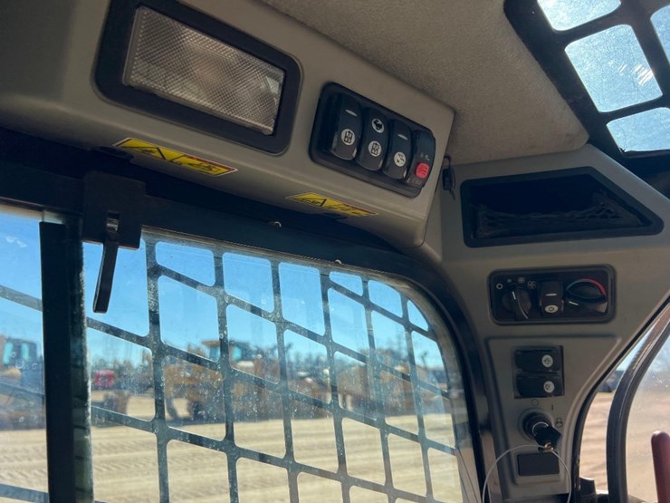 2015-caterpillar-289d-image-29