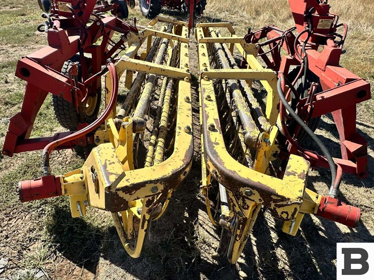 new-holland-216-image-24