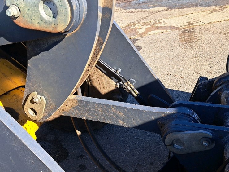 2018-deere-524k-image-44