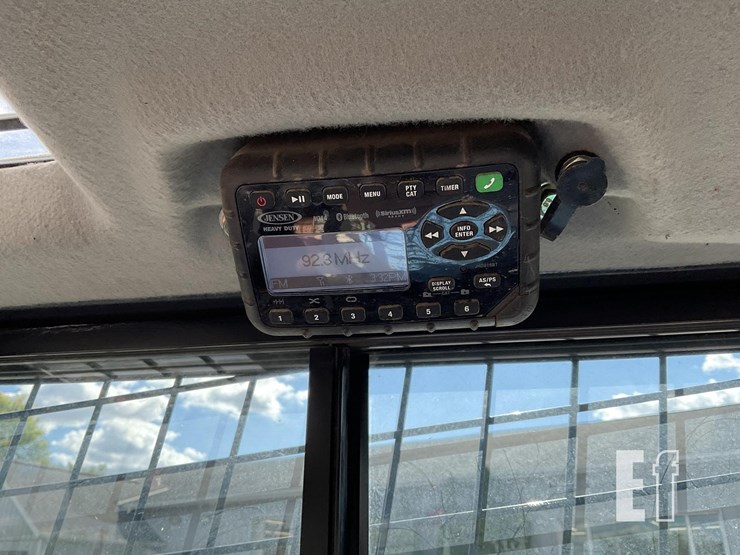 2022-new-holland-c337-image-24