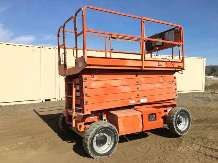 2025-jlg-4069le-image-1