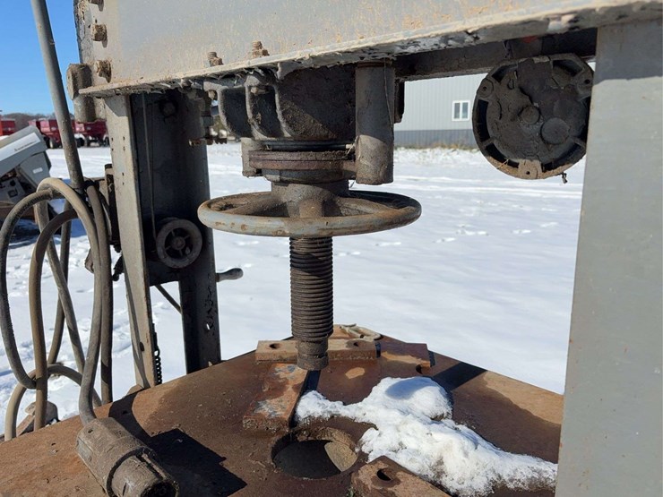 manly-hydraulic-press-image-9