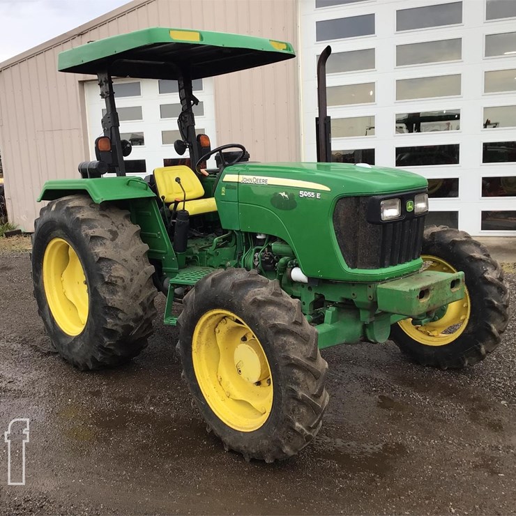 JOHN DEERE 5055E