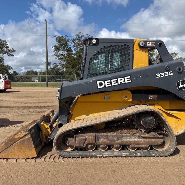 2017 DEERE 333G