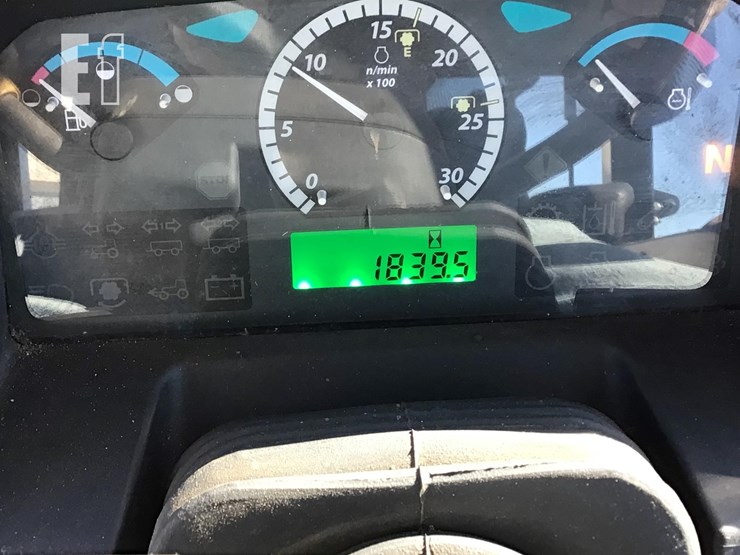 2013-john-deere-5085e-image-16