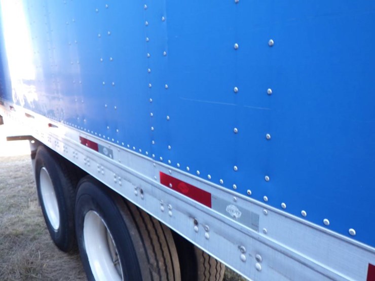 2012-utility-4000d-x-image-12