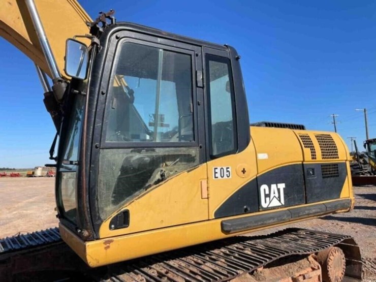 2008-caterpillar-320d-image-8