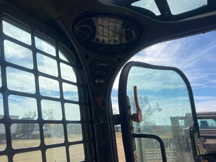 2022-bobcat-s770-image-24