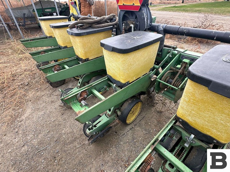 john-deere-7300-image-21
