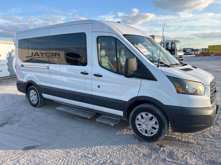 2016-ford-transit-image-2