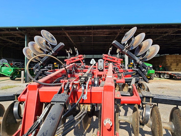 case-870-disk-chisel-plow-image-11