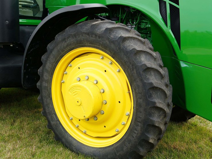 2011-john-deere-8285r-image-30