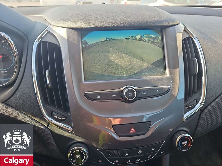 2018-chevrolet-cruze-lt-4dr-hatchback-image-25