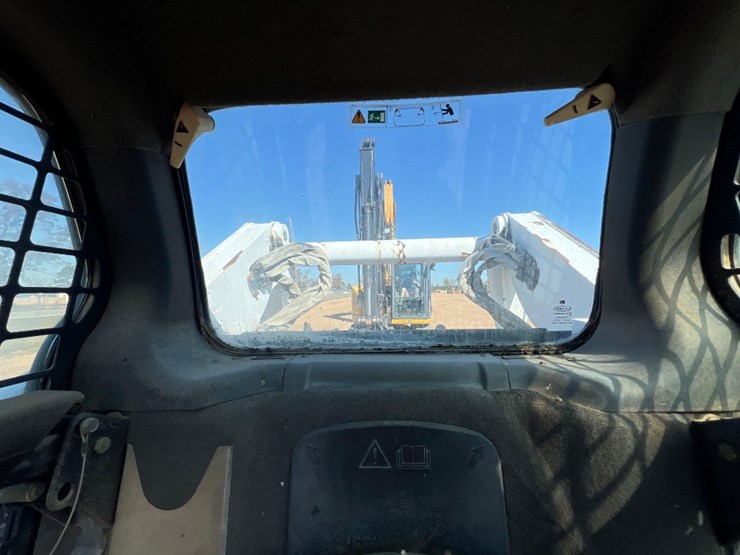 2012-bobcat-t770-image-34