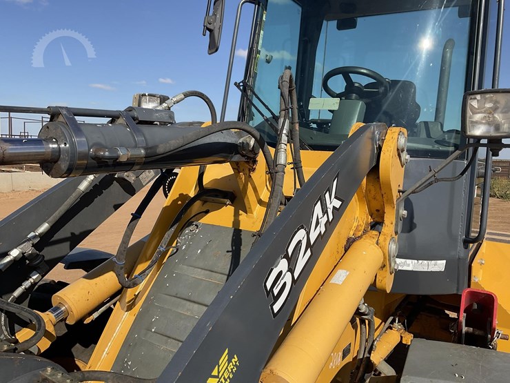 2015-deere-324k-image-14